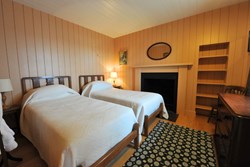 Shore Cottages 2 twin bedroom 2 1200x800
