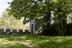Shute Gatehouse ext grass crenellations 1200x800
