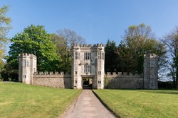 Shute Gatehouse ext main 1200x800