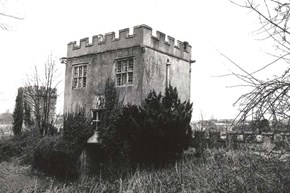 ShuteGatehouse-history-back1979-600x400