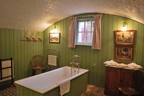 QASH-interior-bathroom2-600x400
