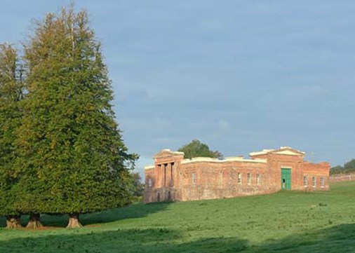 Silvertonparkstables-exterior-main-450x321