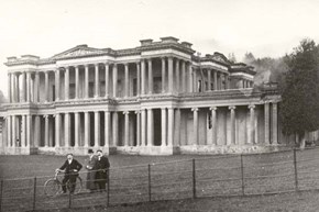 Silvertonparkstables-history-Silvertonhouse-600x400