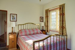 St Edwards Presbytery int bedroom 1200x800