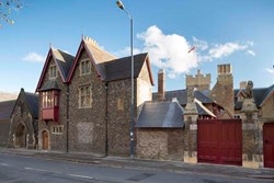 StEdwards-exterior-main-600x400