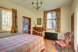 StEdwards-interior-bedroom-600x400