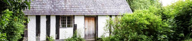 StWinifredsWell-Exterior-Frontofhouse-1600x345