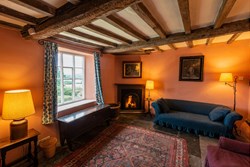 Stockwell Farm sitting room 1200x800