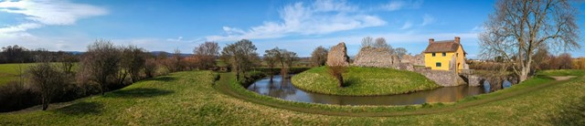 stogurseycastle-exterior-view2-1600x345-min