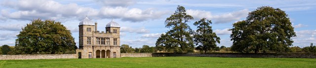 SwarkestonPavilion-exterior-lawn-1600x345