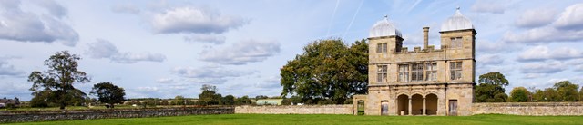 SwarkestonPavilion-exterior-lawncloseup-1600x345