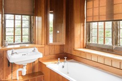 SwarkestonPavilion-interior-bathroom-600x400