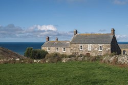 Captains House ext sea1200x800