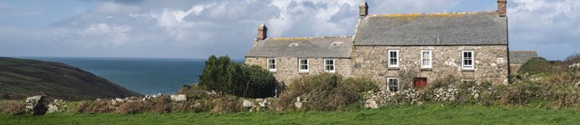 Captain's House hero 3200x690