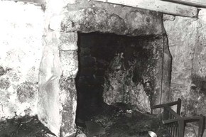 Captainshouse-history-fireplace-600x400