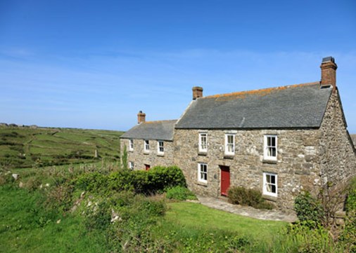 captains-house-exterior-main-450x321