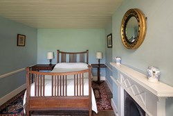 lowerporthmeor-farmhouse-interior-double-600x400