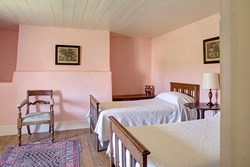 lowerporthmeor-farmhouse-interior-twin2-600x400