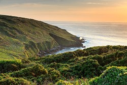 lowerporthmeor-farmhouse-seaview-600x400