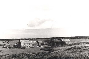 thefarmhouse-history-1988-600x400