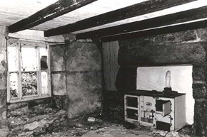 thefarmhouse-restoration-kitchen-600x400