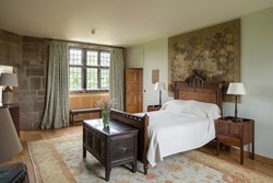 Tixall Gatehouse_int_doublebedangle_1200x800