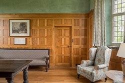 Tixall Gatehouse_int_hallwaywithchair_1200x800