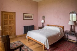 Tixall Gatehouse_int_pinkbedroom_1200x800
