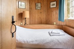 TixallGatehouse-interior-singlebedroom-600x400