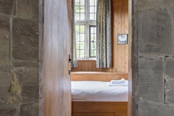 TixallGatehouse-interior-singlebedroom2-600x400