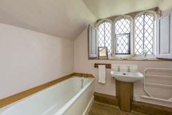 CanonsAshby-interior-bathroom-600x400