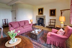 CanonsAshby-interior-livingroom-600x400