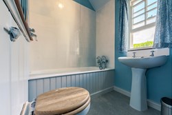 tower hill bathroom 1200x800