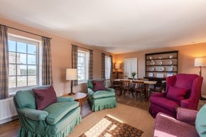 Tower-Hill-Int-Living-Room-Towards-Kitchen-600X400