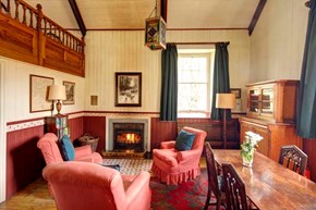 TyCapel-interior-livingroom-600x400