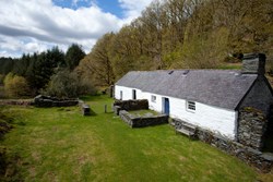 ty uchaf ext from right 1200x800