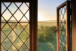warden window 1200x800
