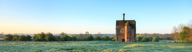 WardenAbbey-exterior-1600x435