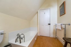 wardrobe bathroom1 200x800