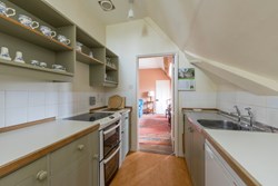 wardrobe kitchen 1200x800