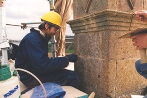 WestBanquetingHouse-restoration-chimneypointing-600x400