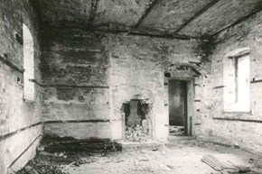 WestBlockhouse-restoration-damagedfireplace-600x400