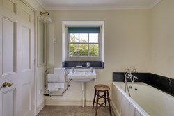 whiteford temple bathroom 1200x800
