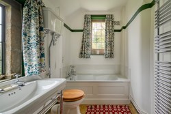winsford cottage hospital bathroom 1200x800