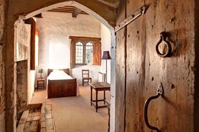 WolvetonGatehouse-interior-singlebedroom-600x400
