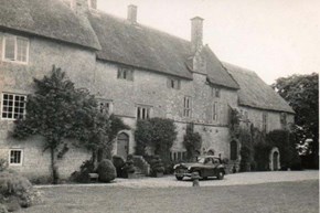 Woodsfordcastle-history-1951-600x400