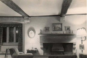 Woodsfordcastle-history-1951lounge-600x400