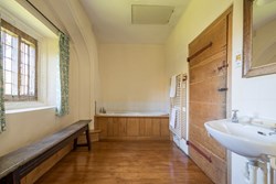 woodspring bathroom 1200x800