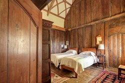 Wortham Manor twin bedroom 2 1200x800