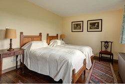 Wortham Manor upstairs end twin 1200x800